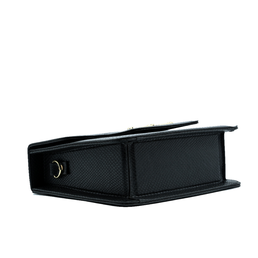 Lustre Pearl Tote – Classic Black Handbag with Pearl Handle