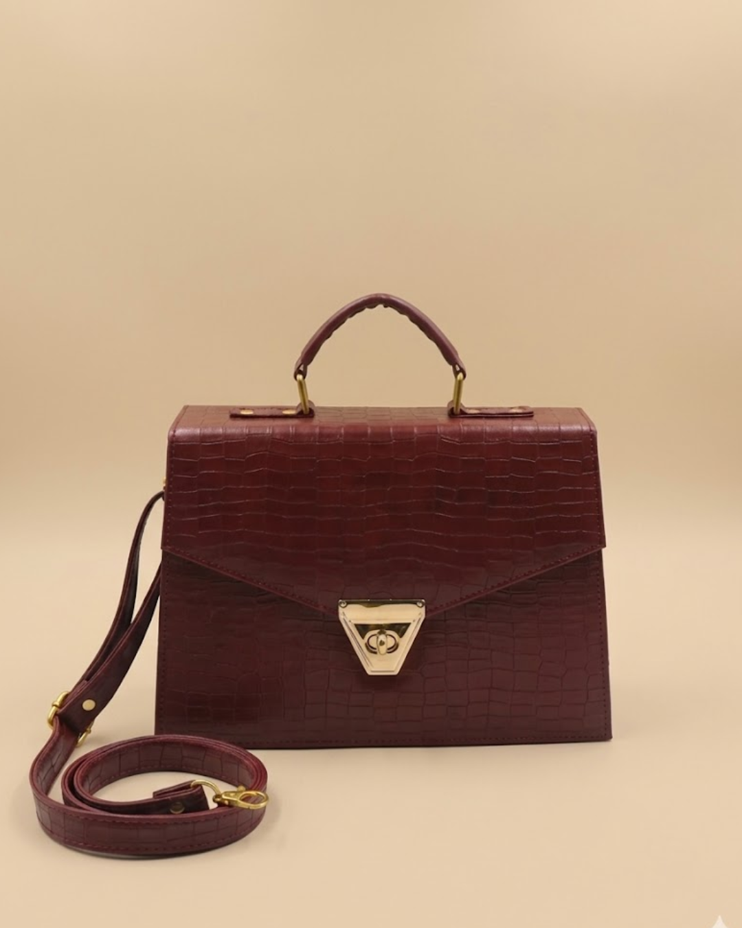 Quaint Crossbody Bag - Maroon