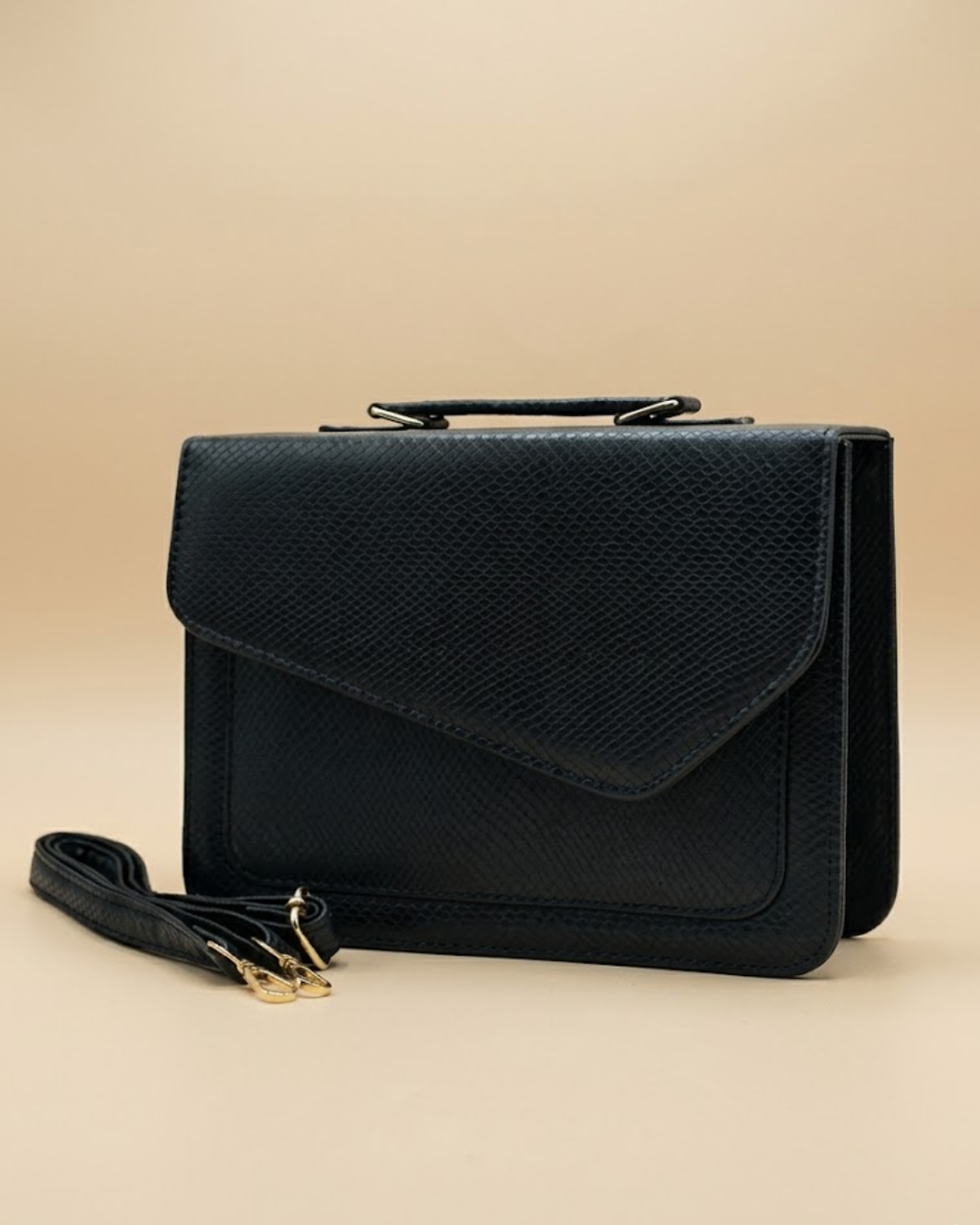Reglan Crossbody Bag - Black